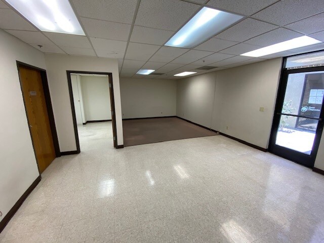 15462 Main St, Hesperia, CA à louer - Photo intérieure – Image 2 sur 6