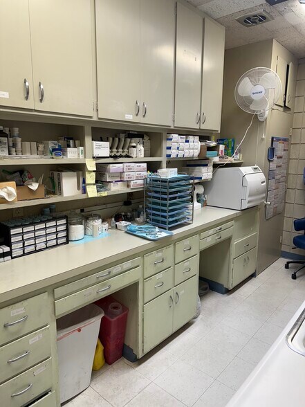 2051 N Fresno St, Fresno, CA à vendre - Photo de l’immeuble – Image 3 sur 6