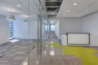 620 Newport Center Dr, Newport Beach, CA à louer Photo intérieure– Image 2 sur 5