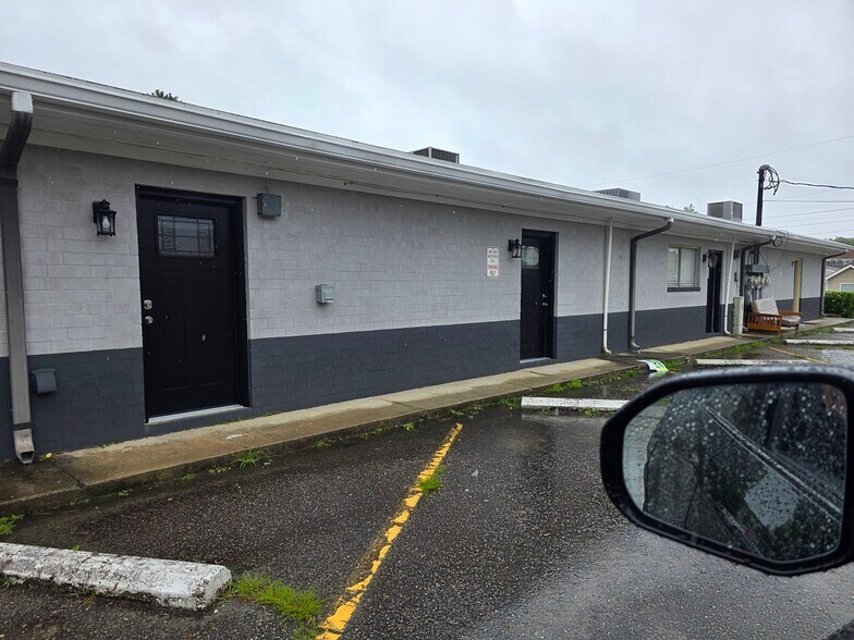 706 Wilkins St, Smithfield, NC à louer - Photo de l’immeuble – Image 2 sur 20