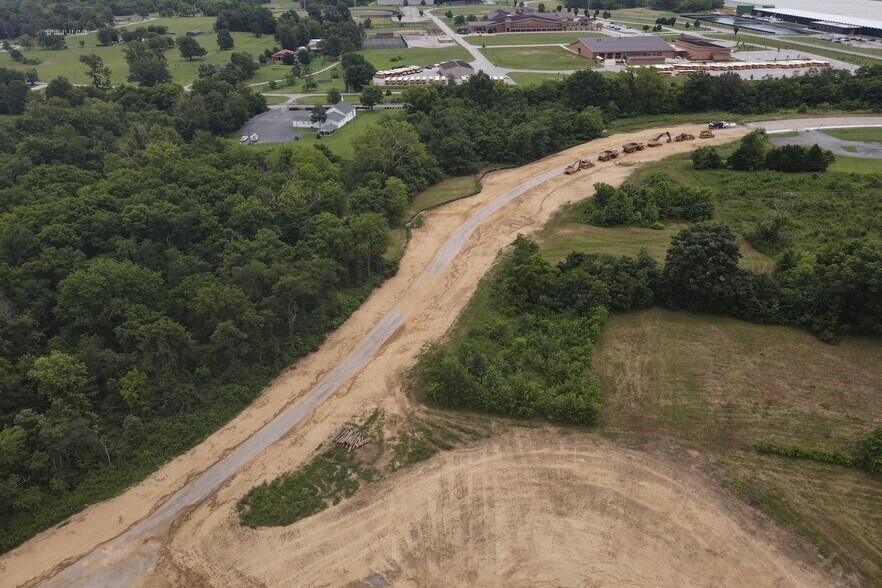 1250 Mayde Rd, Berea, KY à vendre - Photo de l’immeuble – Image 2 sur 10