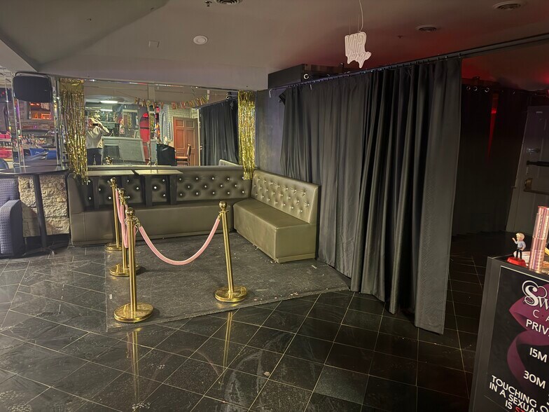 Gentlemen's Club For Sale -1103 Rt-35 S, South Amboy, NJ à vendre - Photo intérieure – Image 2 sur 5