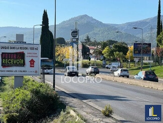 Plus de détails pour Local commercial à louer