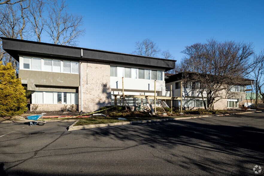 525 Townline Rd, Hauppauge, NY à louer - Photo de l’immeuble – Image 2 sur 8