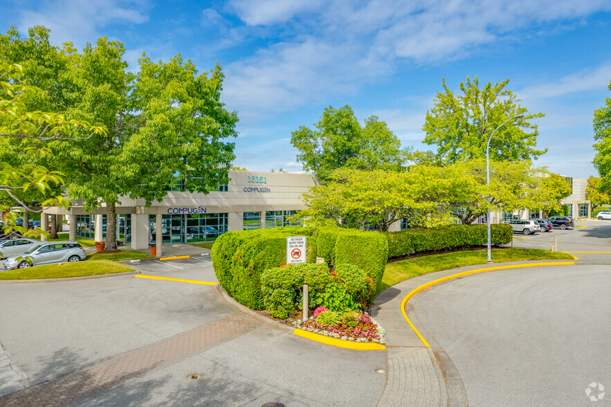 13151 Vanier Pl, Richmond, BC à louer - Photo principale – Image 1 sur 9