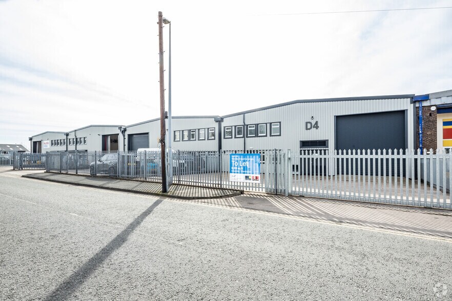 Holloway Dr, Manchester à louer - Photo de l’immeuble – Image 2 sur 5