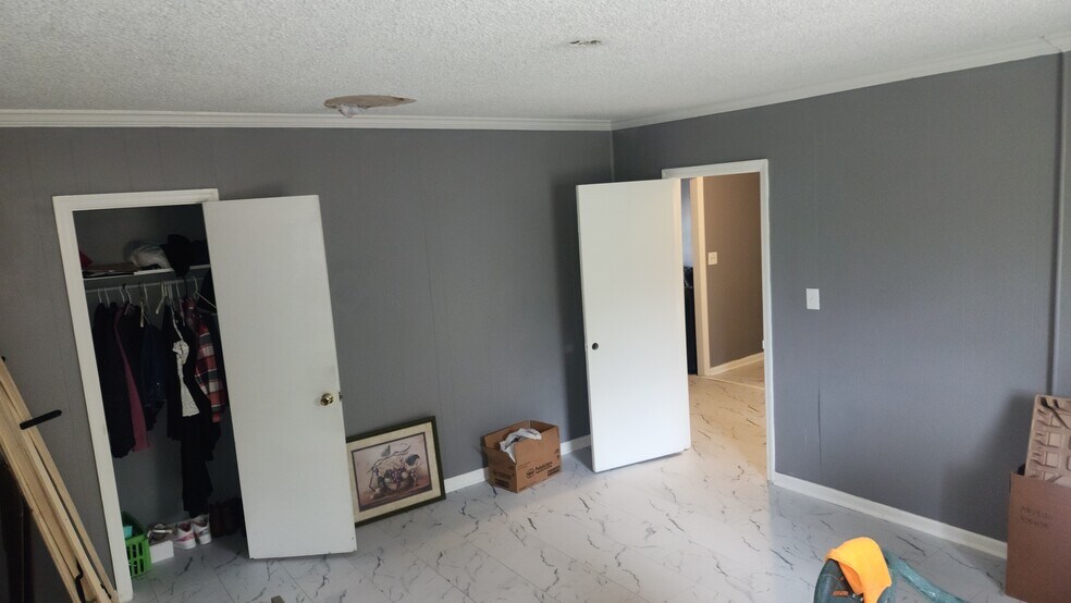 Six Apartments in Albany GA portefeuille de 3 biens à vendre sur LoopNet.fr - Photo de l’immeuble – Image 3 sur 8