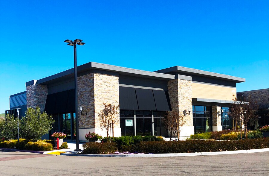 4721-4727 Livermore Outlets Dr, Livermore, CA à vendre - Photo de l’immeuble – Image 3 sur 3