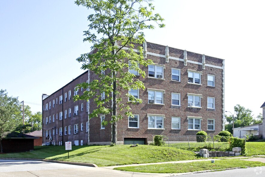 807 Clara Ave, Saint Louis, MO à louer - Photo de l’immeuble – Image 2 sur 30