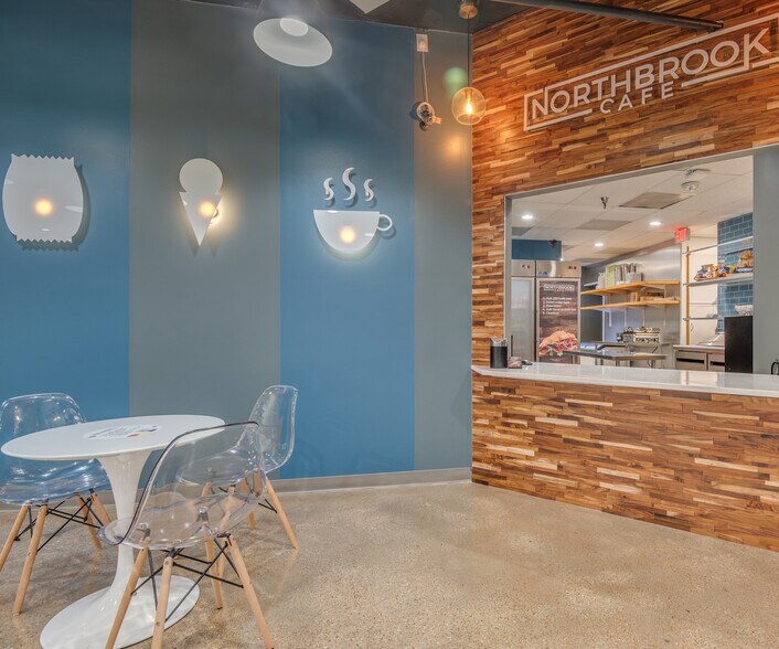 2351 W Northwest Hwy, Dallas, TX à louer - Photo intérieure – Image 3 sur 5