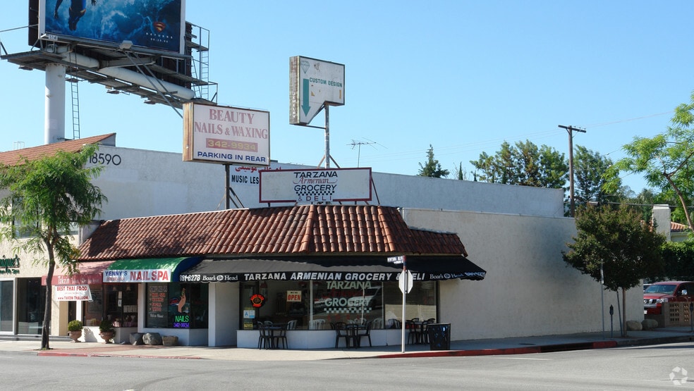 18596 Ventura Blvd, Tarzana, CA à louer - Photo principale – Image 1 sur 9