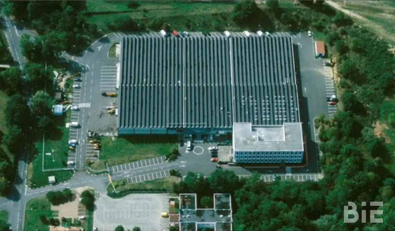 Local d’activités dans Artigues-près-Bordeaux à louer Photo de l’immeuble– Image 1 sur 5