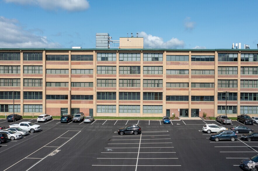 1 Sundial Ave, Manchester, NH à vendre - Photo de l’immeuble – Image 3 sur 33