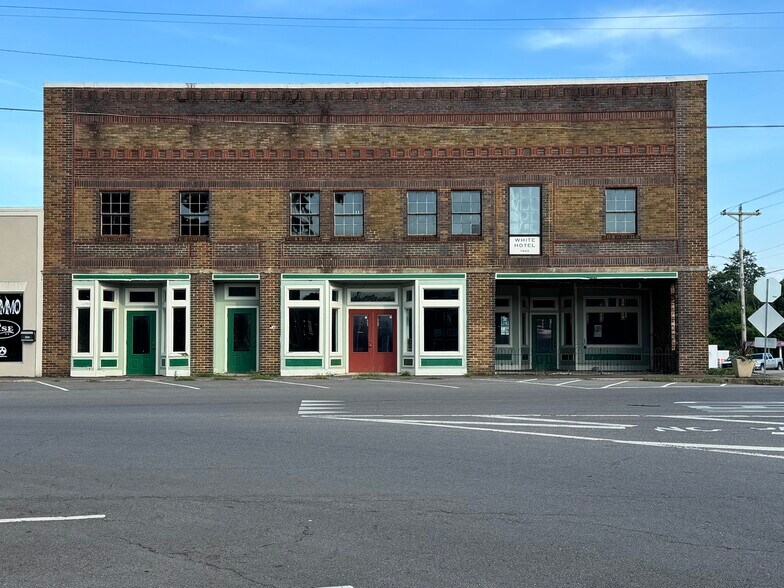 1 Public Square Red Boiling Springs Sq, Lafayette, TN à vendre - Photo principale – Image 1 sur 18