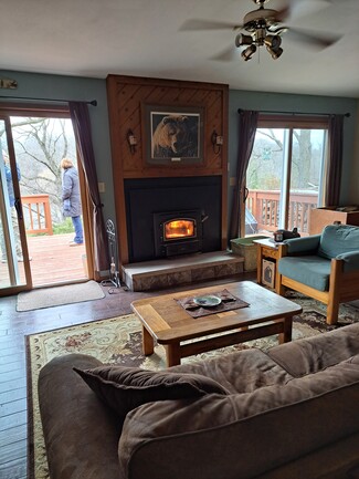 Plus de détails pour W2974 Elmore Dr, Campbellsport, WI - Spécialisé à vendre