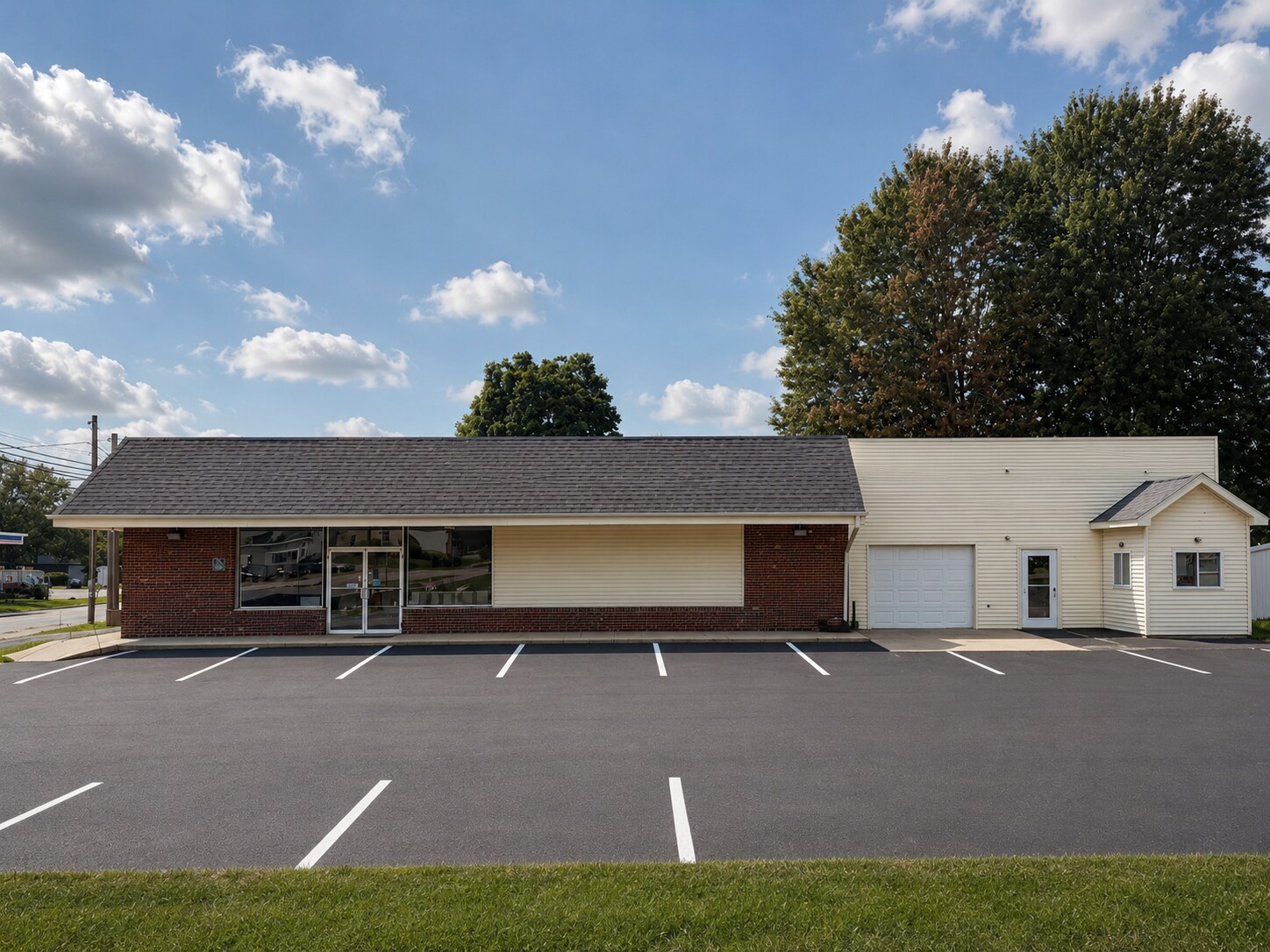 301 Beech St, Connersville, IN à vendre Photo principale– Image 1 sur 25