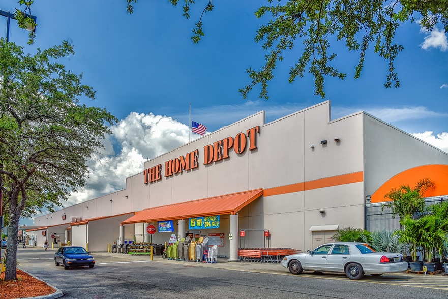 8801-9035 N Florida Ave, Tampa, FL à louer - Photo de l’immeuble – Image 3 sur 5