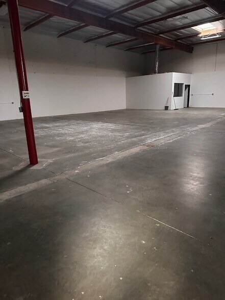 22808 Lockness Ave, Torrance, CA à louer - Photo intérieure – Image 2 sur 7