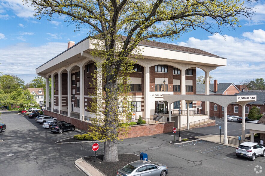 123 N Union Ave, Cranford, NJ à louer - Photo de l’immeuble – Image 2 sur 5