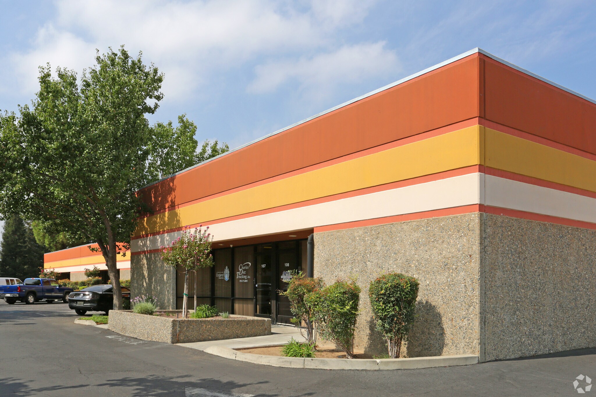 4720 W Jennifer Ave, Fresno, CA à louer Photo principale– Image 1 sur 4