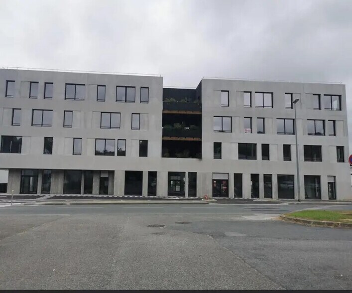 Local commercial dans Anglet à louer - Photo de l’immeuble – Image 1 sur 3