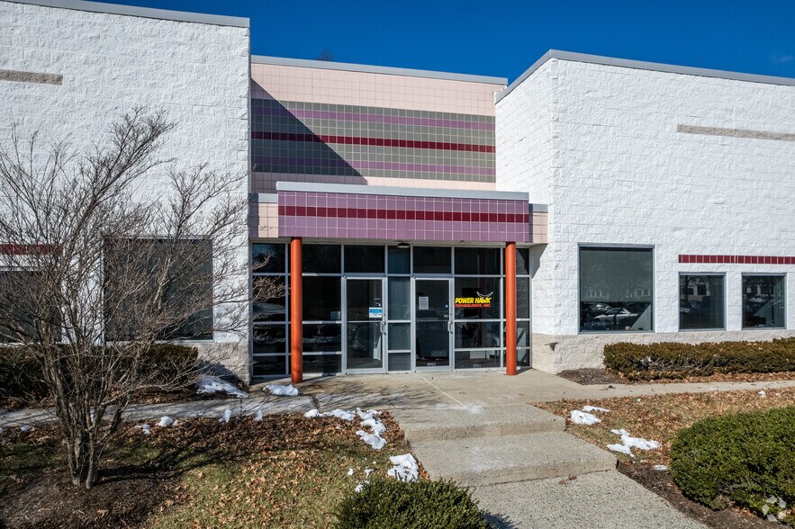 300 Forge Way, Rockaway, NJ à louer - Photo de l’immeuble – Image 3 sur 6