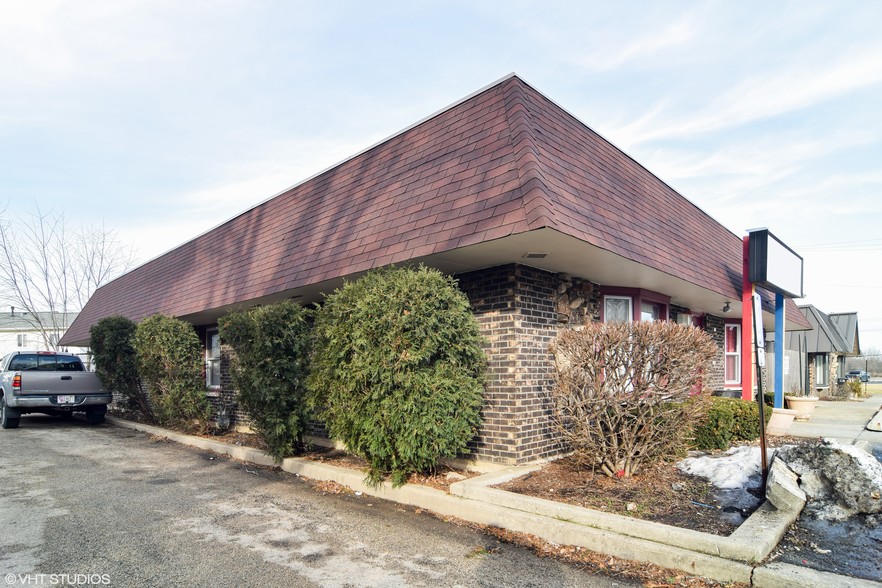 7421 Astor Ave, Hanover Park, IL à vendre - Autre – Image 2 sur 13