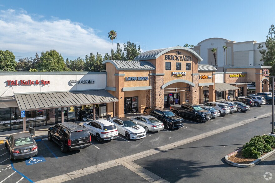 10054-10098 Magnolia Ave, Riverside, CA à louer - Photo de l’immeuble – Image 2 sur 16
