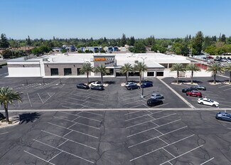 Plus de détails pour 5445 N Blackstone Ave, Fresno, CA - Local commercial à louer