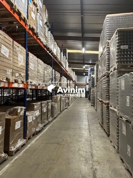Industriel/Logistique dans Althen-des-Paluds à vendre - Photo intérieure – Image 3 sur 4
