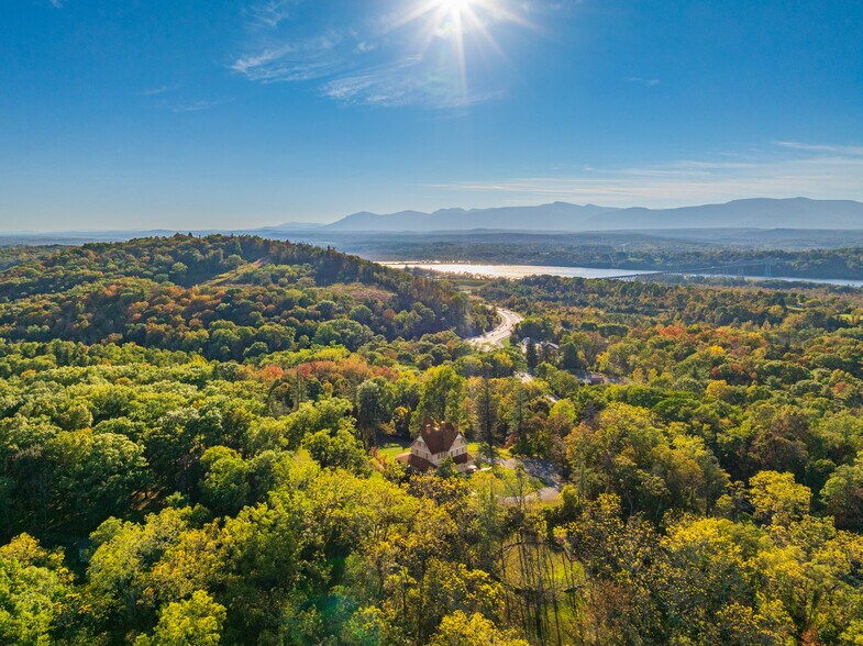 4317 NY-23, Hudson, NY à vendre - Photo de l’immeuble – Image 2 sur 51