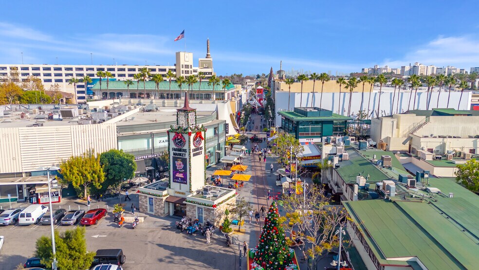 6333 W 3rd St, Los Angeles, CA à louer - Photo de l’immeuble – Image 3 sur 11