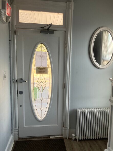 415 E Diamond Ave, Gaithersburg, MD à louer - Photo de l’immeuble – Image 2 sur 2