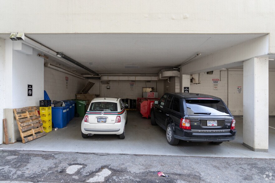 1681 Chestnut St, Vancouver, BC à louer - Photo de l’immeuble – Image 3 sur 7