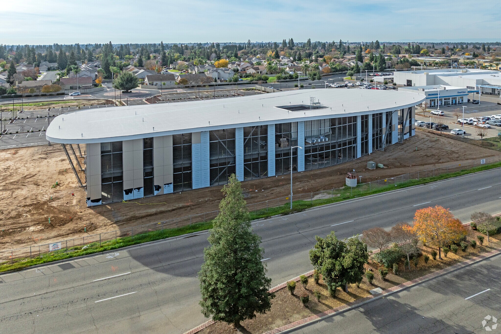 700 W Herndon Ave, Clovis, CA à louer Photo principale– Image 1 sur 14