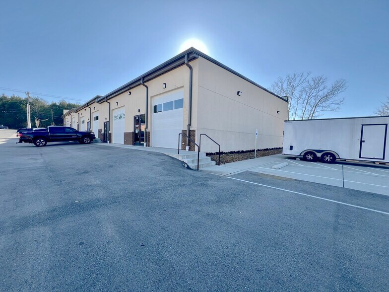 3940 Dickerson Pike, Nashville, TN à louer - Photo principale – Image 1 sur 11