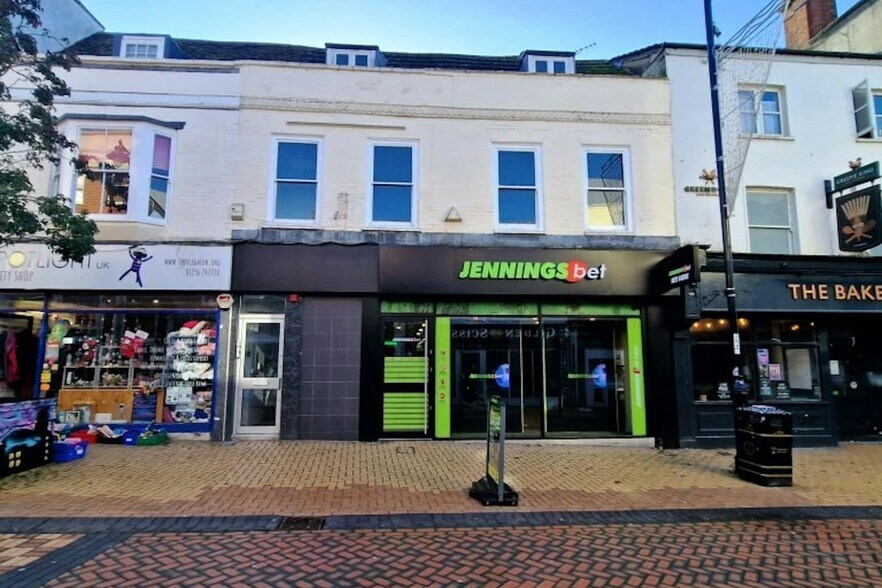 11-13 Winchester St, Basingstoke à louer - Photo de l’immeuble – Image 1 sur 2