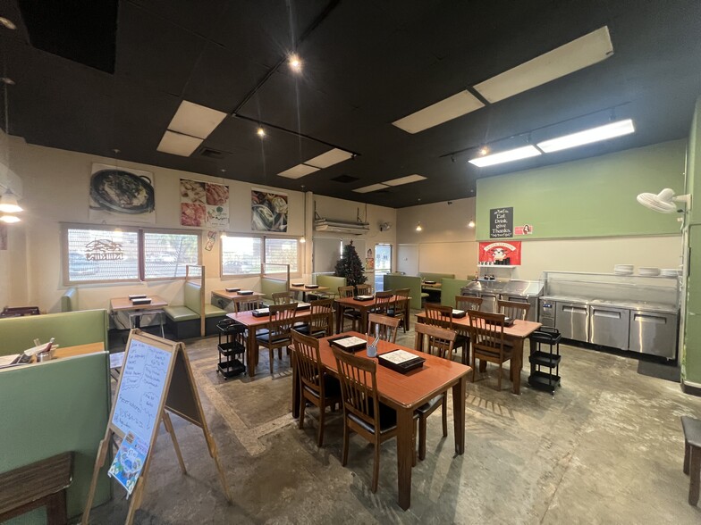 46-138 Kahuhipa St, Kaneohe, HI à louer - Photo intérieure – Image 2 sur 9