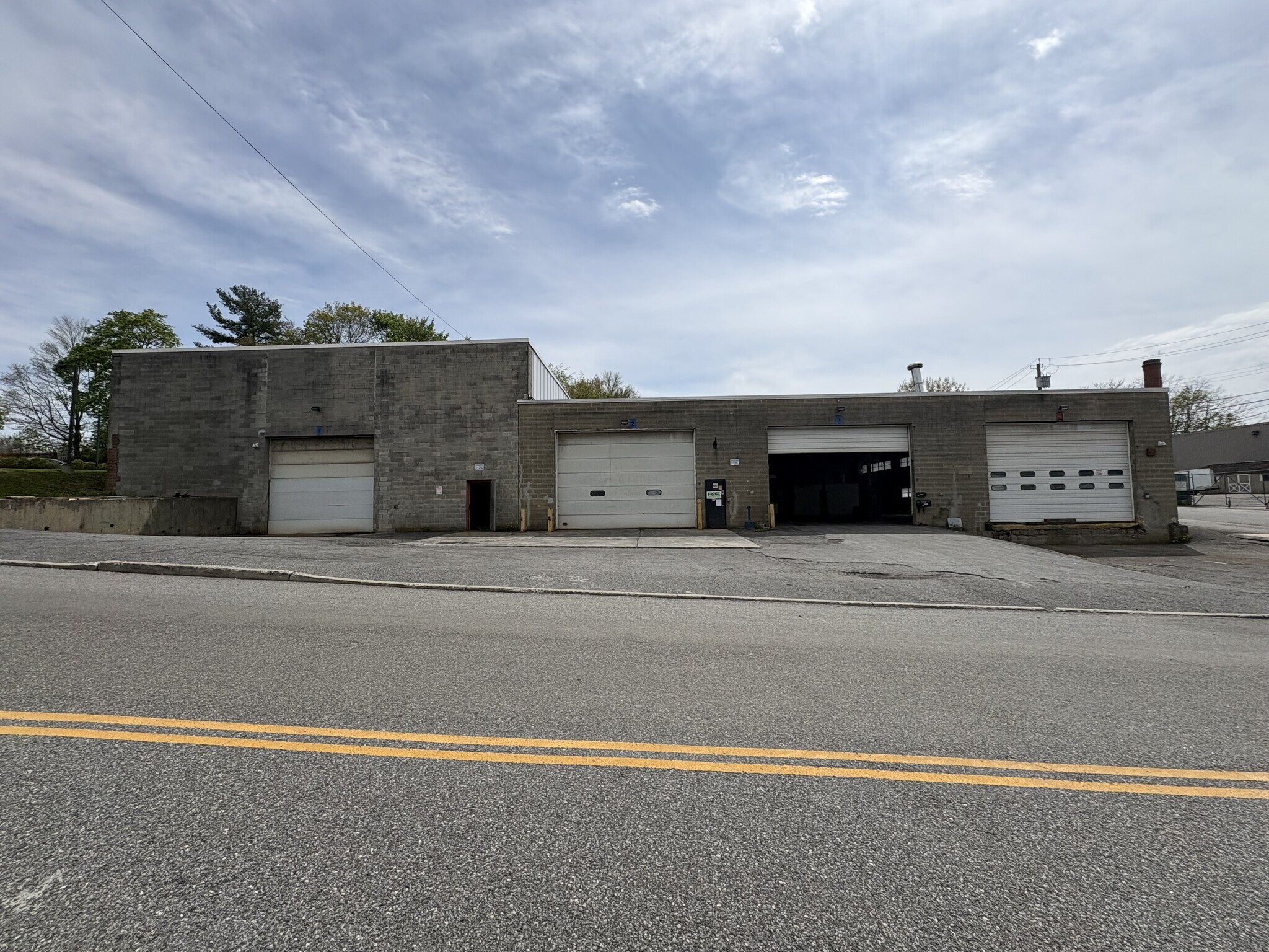 35-39 Kiscona Rd, Mount Kisco, NY à louer Photo principale– Image 1 sur 4