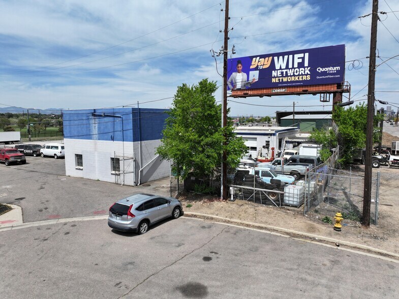 1600 S Santa Fe Dr, Denver, CO à louer - Photo de l’immeuble – Image 2 sur 16