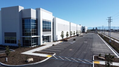 2204 Coffee Rd, Bakersfield, CA à louer Photo intérieure– Image 2 sur 7