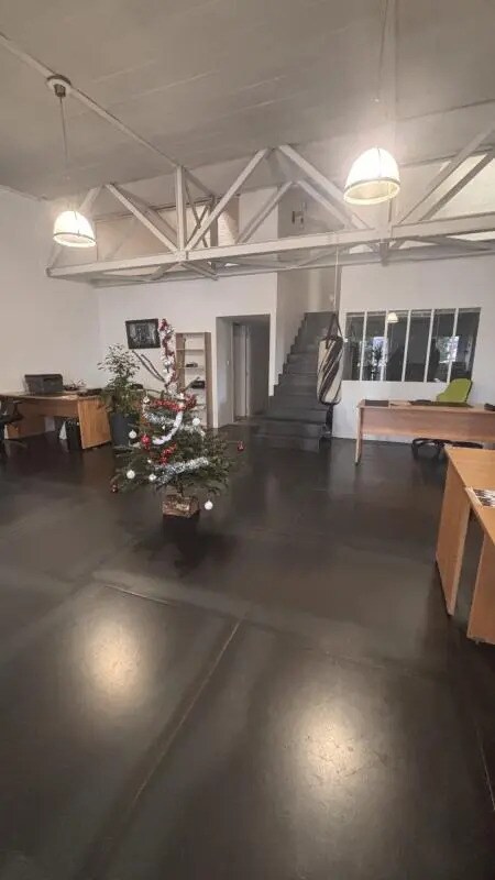 Plus de détails pour Bureau à vendre