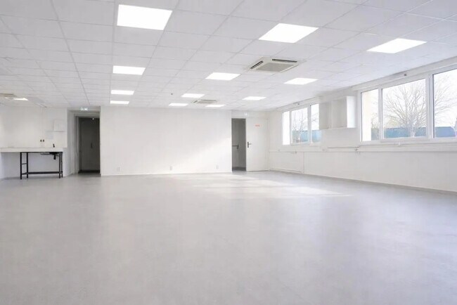 Plus de détails pour Bureau à vendre