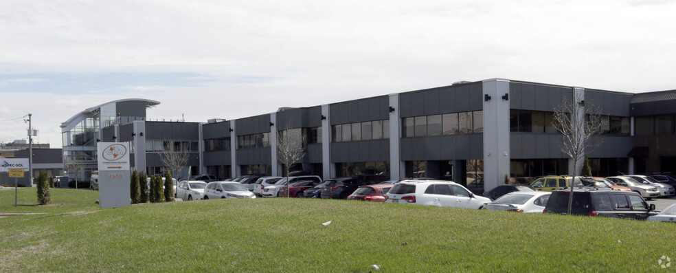 4590-4600 Boul De La Côte-Vertu, Saint-Laurent, QC à louer - Photo de l’immeuble – Image 2 sur 3