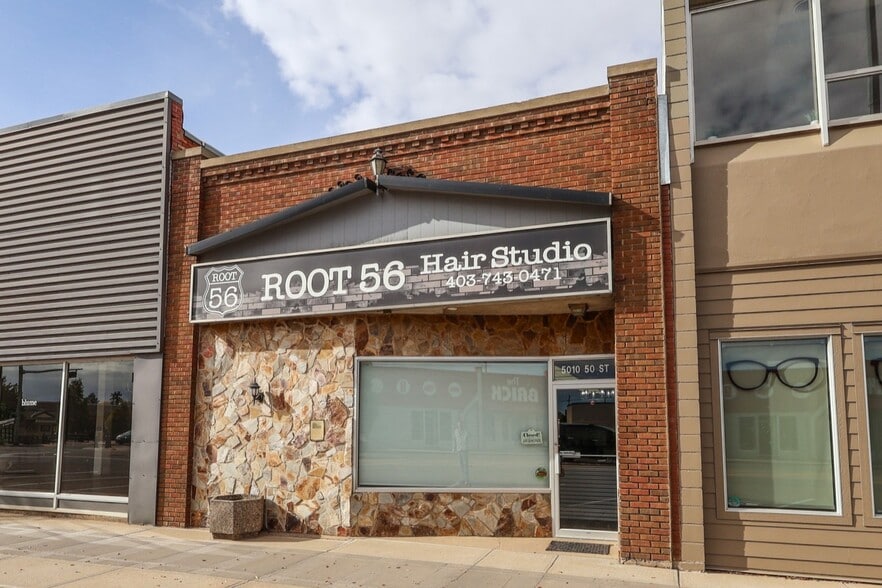 5010 50 st, Stettler, AB à vendre - Photo principale – Image 1 sur 32