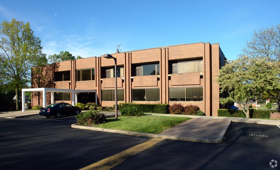 735 Davisville Rd, Southampton, PA à louer - Photo de l’immeuble – Image 3 sur 3