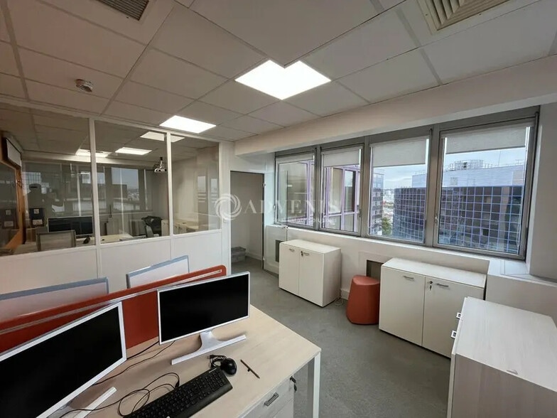 Bureau dans Fontenay-sous-Bois à louer - Photo de l’immeuble – Image 2 sur 12
