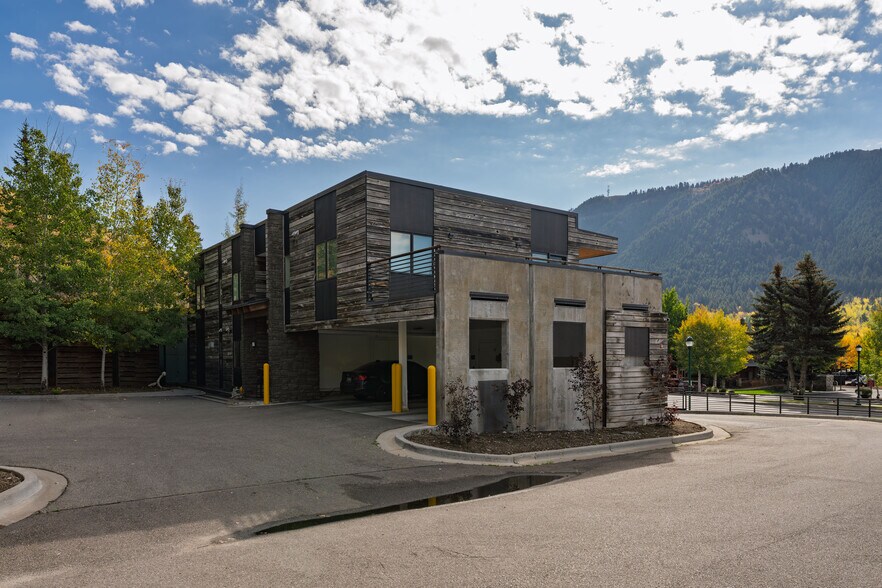 855 W Broadway Ave, Jackson, WY à vendre - Photo de l’immeuble – Image 2 sur 33