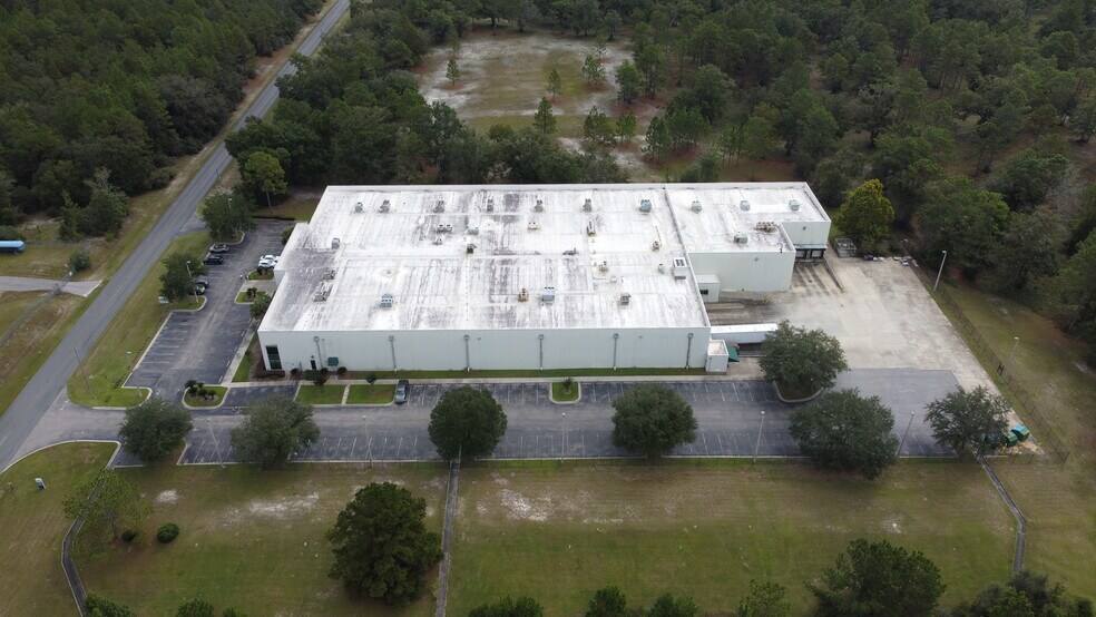 509 Commerce Blvd, Crawfordville, FL à louer - Photo de l’immeuble – Image 3 sur 22