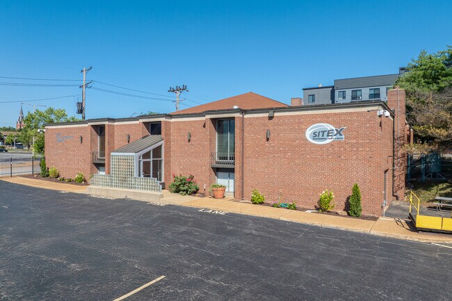 Plus de détails pour 1525 S Broadway, Saint Louis, MO - Bureau à vendre